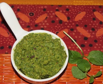Pudina Pachadi or Mint Chutney for Rice – Andhra Style
