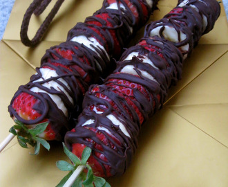 Chocolate Drizzled Strawberry Banana On Skewers: My Take On The Godiva's Creations