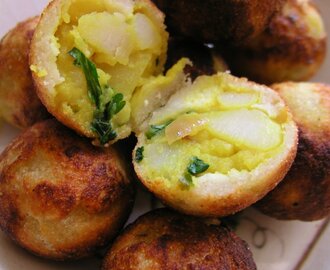 Rava / Cream of Wheat  Bonda (dumplings) With Potato Stuffing
