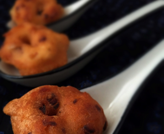 Medhu Vada/Vadai |Ulundu Vadai |Classic Lentil doughnuts from Tamilnadu | How to make  Medhu Vadai at home | Tips and tricks | Stepwise Pictures | Glutenfree and Vegan recipe