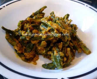 Okra (ladies finger) Curry in a jiffy.....Bhinda nu shak
