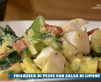 Fricassea di pesce con salsa di limone e uova ricetta Roberto Carcangiu da Prova del Cuoco