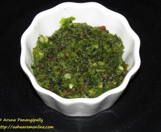 Pachi Mirapakaya Kharam or Pachadi – Andhra Style Green Chilli Chutney