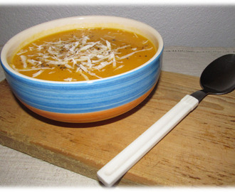 Sopa de Cenoura e Batata Doce com Parmesão