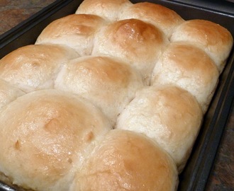 Quick and Fluffy Dinner Rolls