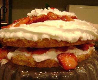 Old-Fashioned Short Cake With Strawberries