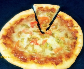 कूकर मे पिज़्ज़ा बनाने की विधि - homemade pizza recipe - how to make pizza in pressure cooker
