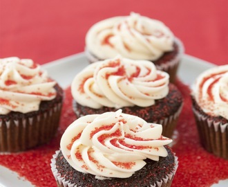 Vegan Red Velvet Cupcakes {and Cake Ladies: Celebrating a Southern Tradition Cookbook Giveaway}