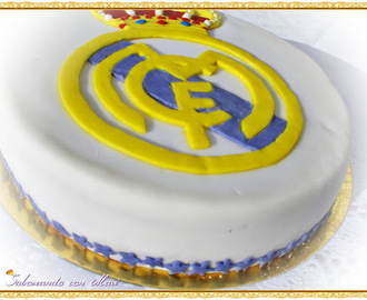 ¡¡¡Hala Madrid!!!! Tarta fondant Real Madrid