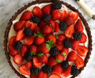 Cheesecake saudável com morangos e amoras
