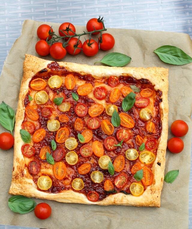 Easy Tomato Puff Pastry Tart – WeightWatchers Friendly