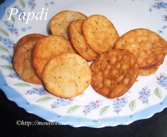 Papdi Recipe -- How to make Fried Papdi Recipe