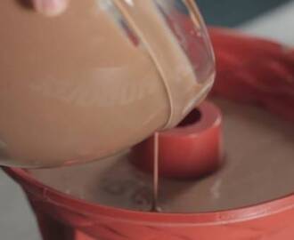Bavarese al cioccolato: la video ricetta