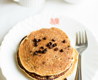 chocolate chip pancakes - eggless wheat pancakes