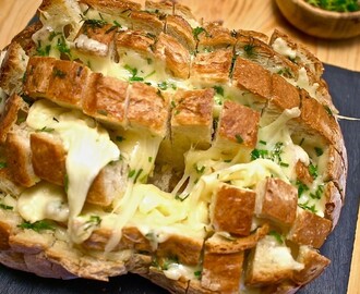 tem de ver este vídeo: palitos de pão com queijo derretido, um petisco estupidamente simples e incrivelmente delicoso