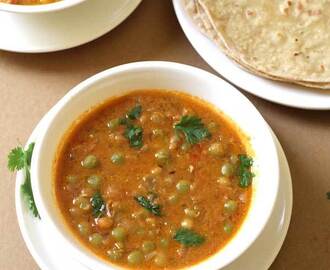 Peas Kurma Recipe | Chapati, Poori Side Dish