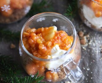 Ljumna hjortron med pepparkaka & fluffig mousse med apelsin & vanilj | Catarina König