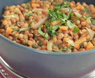 Lentilles à l'indienne ou dahl (coriandre, curry, curcuma, gingembre et lait de coco)