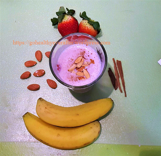 Energy-packed no-sugar banana strawberry smoothie