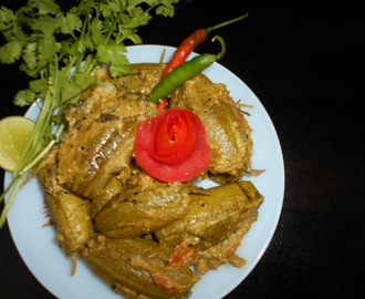 Bengali  Style Patol chacori  (  Bengali  Style  Spicy  Parwal / Pointed Gourd  Vegetables )