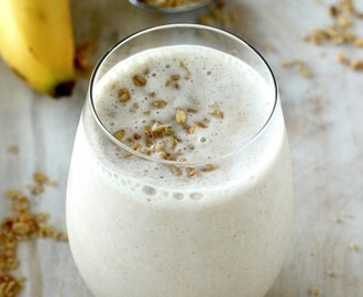 smoothie vegan de banana e mel para começar o dia com energia