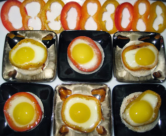 Canapé: Huevos de codorniz con pimiento