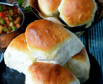Eggless Ladi Pav Bread Buns Recipe | Mumbai Pav Recipe | How to make soft bun bread at home | Eggless Dinner Rolls Recipe