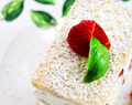 Mil-folhas de Morango e Chocolate Branco | Strawberry Millefeuille with White Chocolate