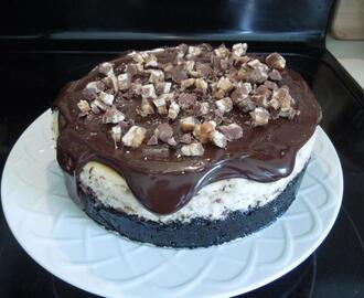 Sinful Snickers Cheesecake