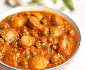 Mushroom Peas Curry | Dhingri Matar