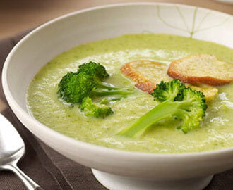 Creamy Broccoli Soup with Croutons