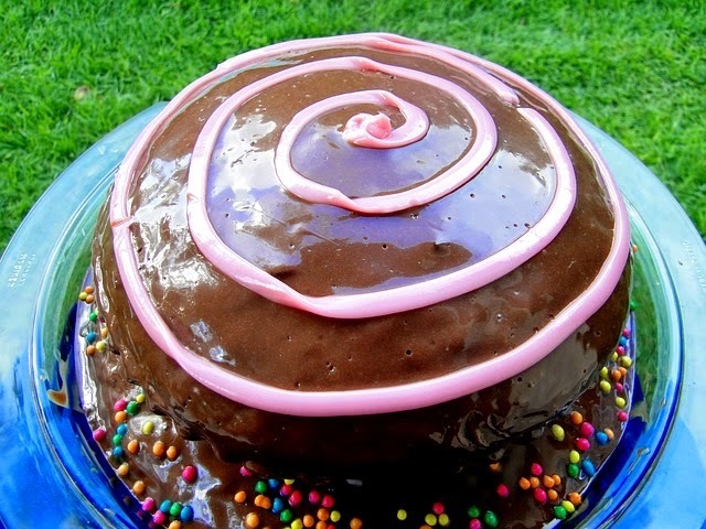 Recette de gâteau au chocolat pâtissier, coeur de meringue
