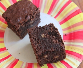 Fudgy Walnut Brownie Recipe - Chocolate Walnut Brownies Recipe