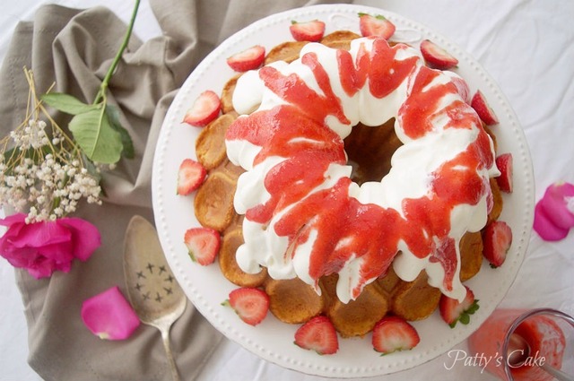 Strawberry & Cream Bundt Cake #BundtBakers