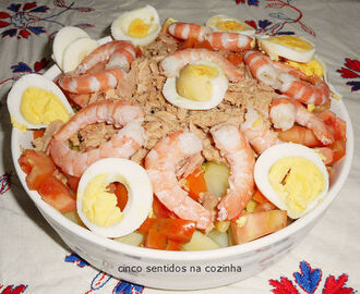 Salada russa com camarão,atum e ovo - Gourmet 4000