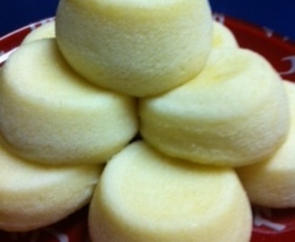 Steamed Sponge Cupcakes