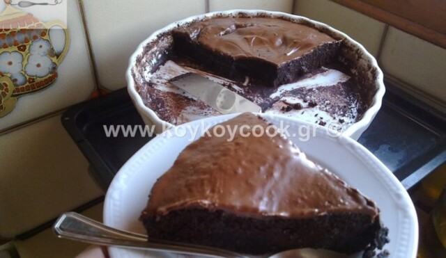 Σοκολατόπιτα εύκολη χωρίς σοκολάτα (chocolate mud cake) , από την αγαπημένη Ρένα Κώστογλου και το koykoycook.gr!