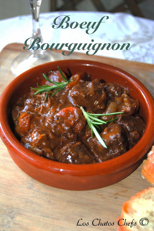 Whole Kitchen en su Propuesta Salada para el mes de febrero nos invita a preparar un clásico de la cocina francesa: Boeuf Bourguignon