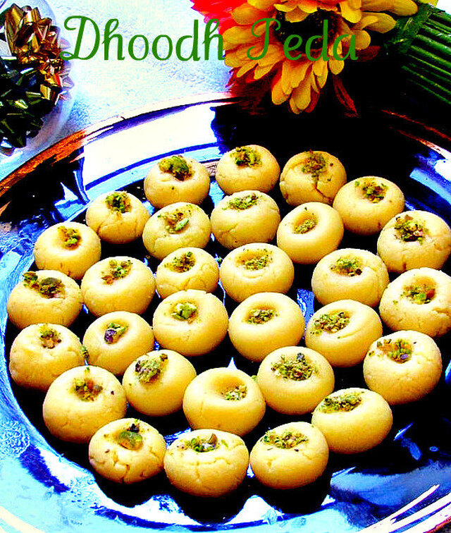 Dhoodh Peda / Paal Kova / Milk Sweet - Microwaved for 3 minutes , with just 3 ingredients  / My  250  th post