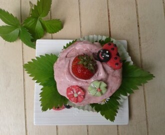 Cupcakes au thé matcha et à la fraise