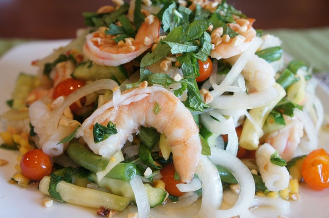 Thai seafood salad (Goi Thai tom muc)