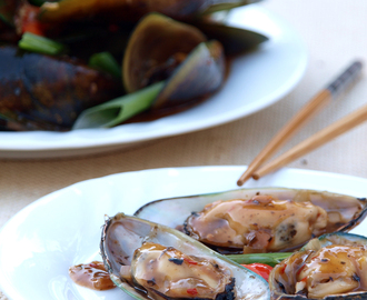 Stir Fried Mussels with Black Bean and Chilli Sauce