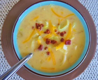 Slow Cooker (crock-pot) Cheesy Potato and Leek Soup