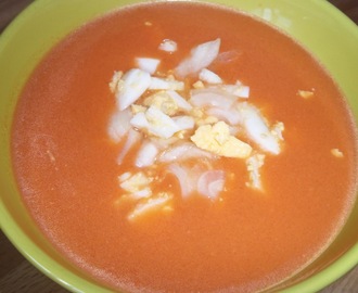 Gazpacho sin pan (o, para los susceptibles, sopa fría de tomate y pepino)