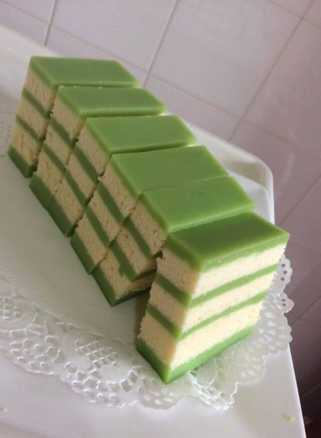 ~~ Pandan Layer Cake  ~ 香兰千层蛋糕  ~~