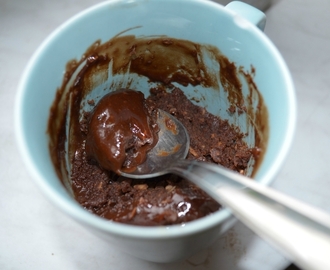 Mug cake fondant chocolat coco