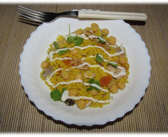 Salada de Cuscuz com Frango, Grão e Frutos Secos