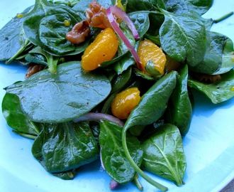 Spinach Salad With Madarine Orange And Candied Walnut In 10 Minutes