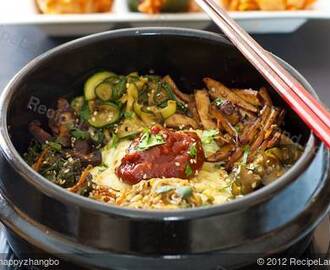 Bibimbap2 (Korean Seasoned Vegetables and Rice with Spicy Sauce)