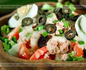 Sałatka z tuńczyka, pomidorów i ogórka
